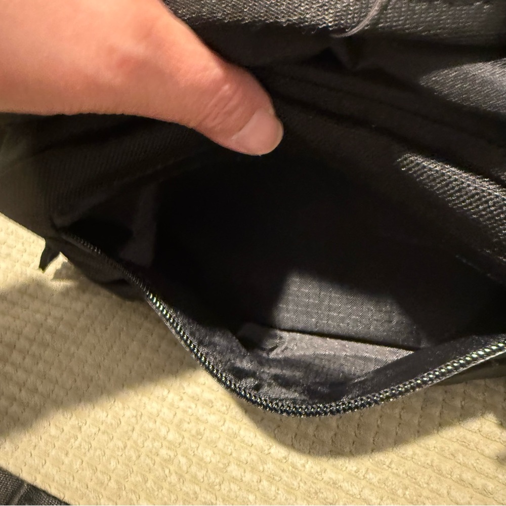 Oakley Stretch Logo Belt Bag - Picture 6 of 7